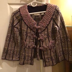 Women’s sweater beautiful details and accents. XS